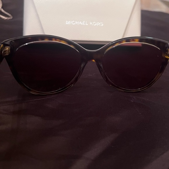 Michael Kors Makenna sunglasses - Picture 2 of 9